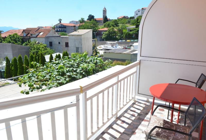 Studio with Balcony and Sea View image 3
