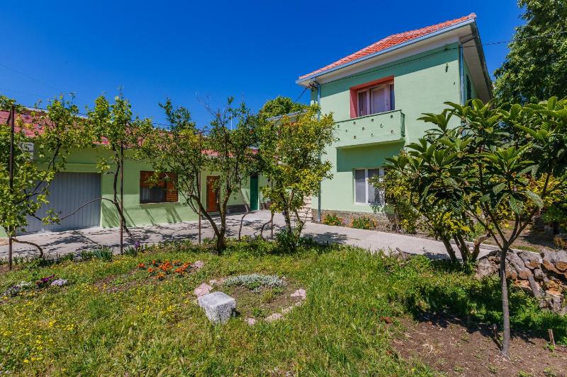 Apartments by the sea Kastel Stari Kastela - 14577 - image 1