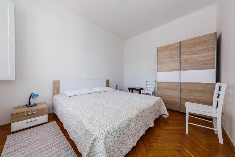 Apartments by the sea Kastel Stari Kastela - 14577 - image 9