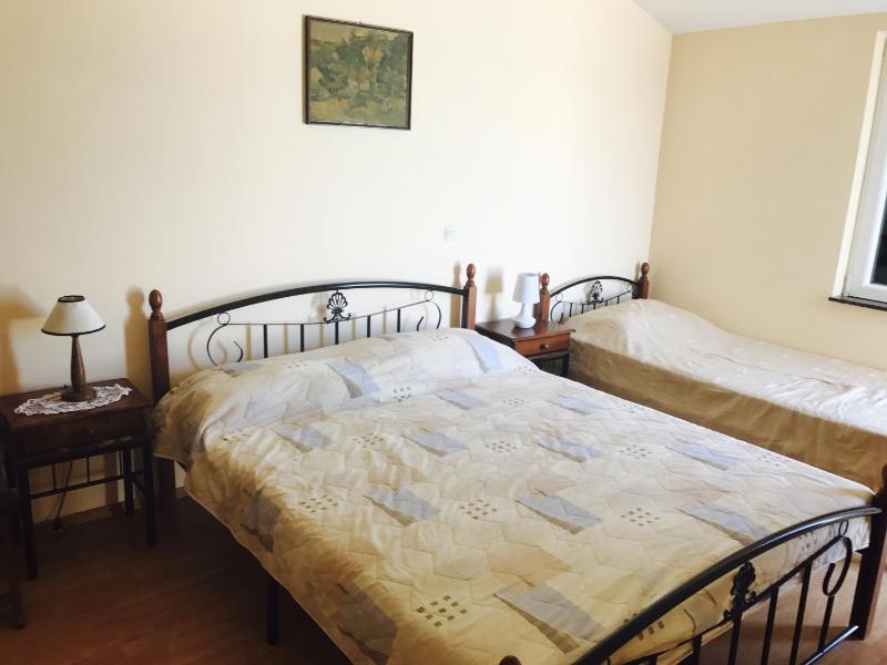 One-Bedroom Apartment with Terrace and Sea View image 1