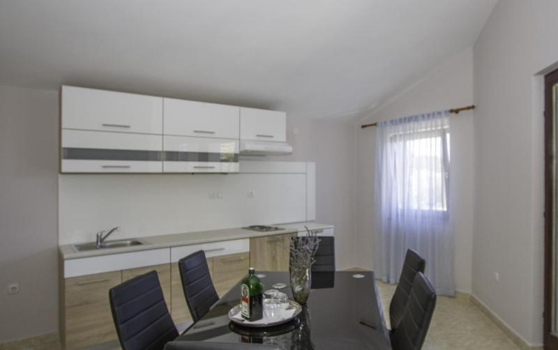 Apartments with a parking space Zadar - 14685 - image 3