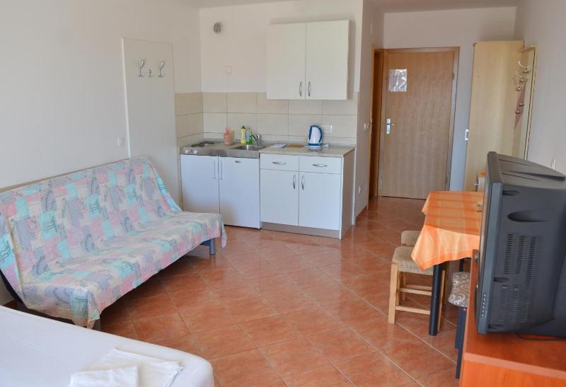 Studio with Balcony and Sea View image 4