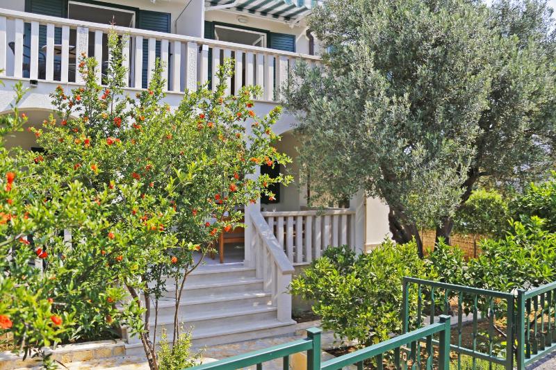 Apartments by the sea Razanj Rogoznica - 14712 - image 31