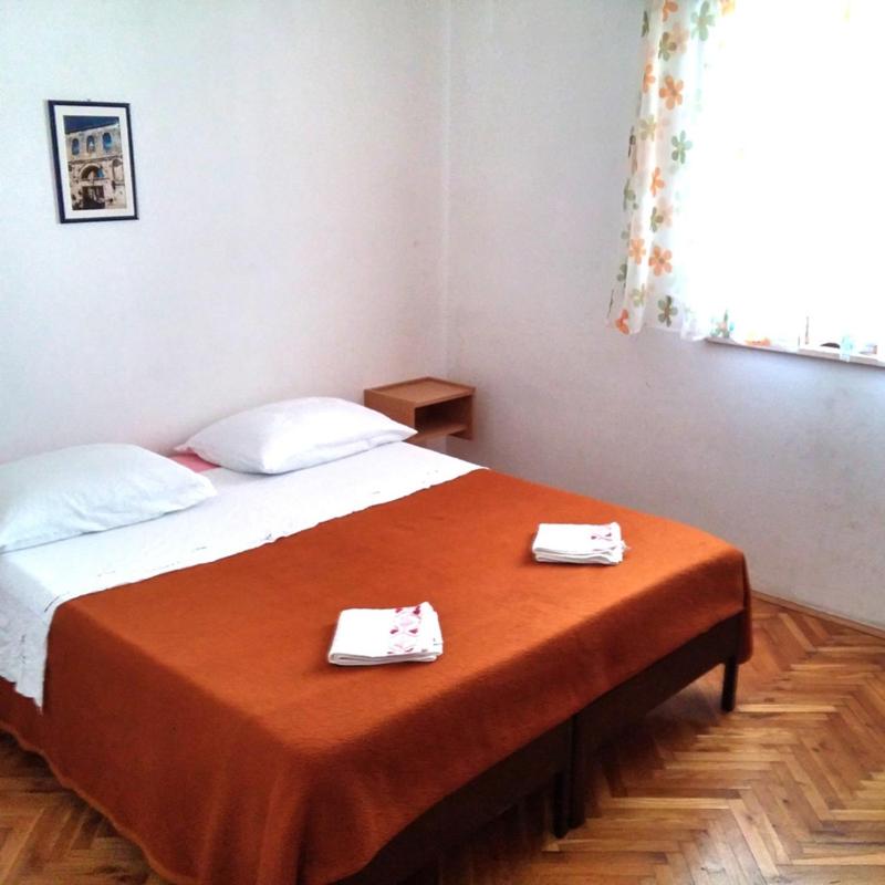 Apartments with parking space Supetar Brac - 14720 - image 3