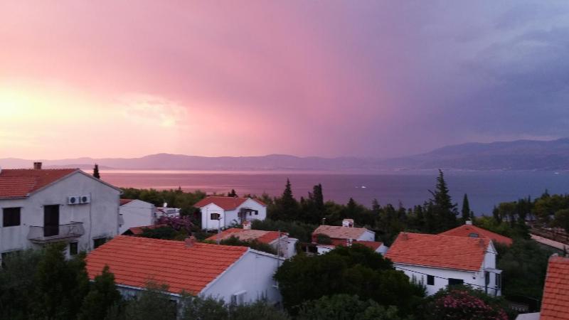 Apartments with parking space Supetar Brac - 14720 - image 9