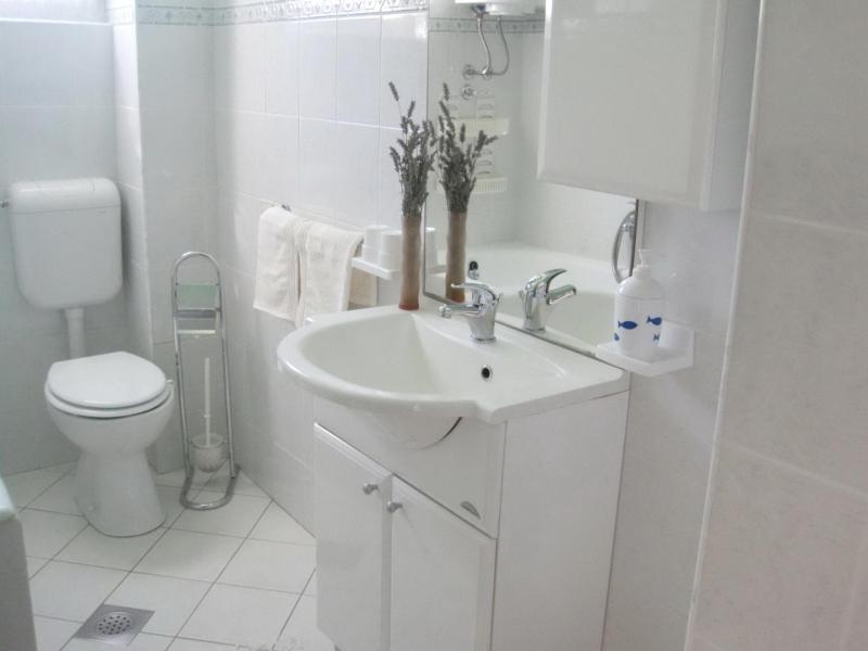 Three-Bedroom Apartment with Terrace image 4