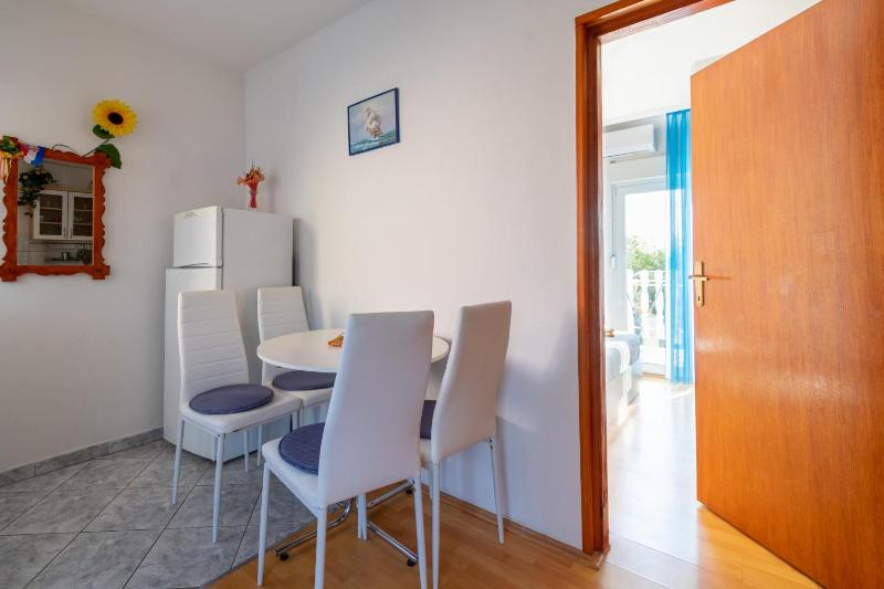 One-Bedroom Apartment with Terrace image 3
