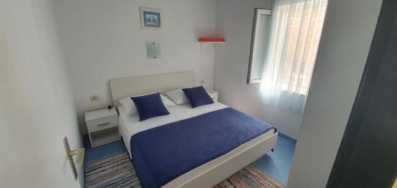 One-Bedroom Apartment image 1