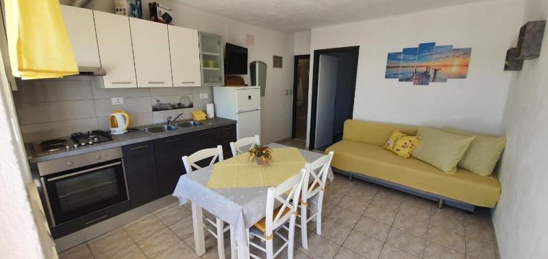 One-Bedroom Apartment image 4