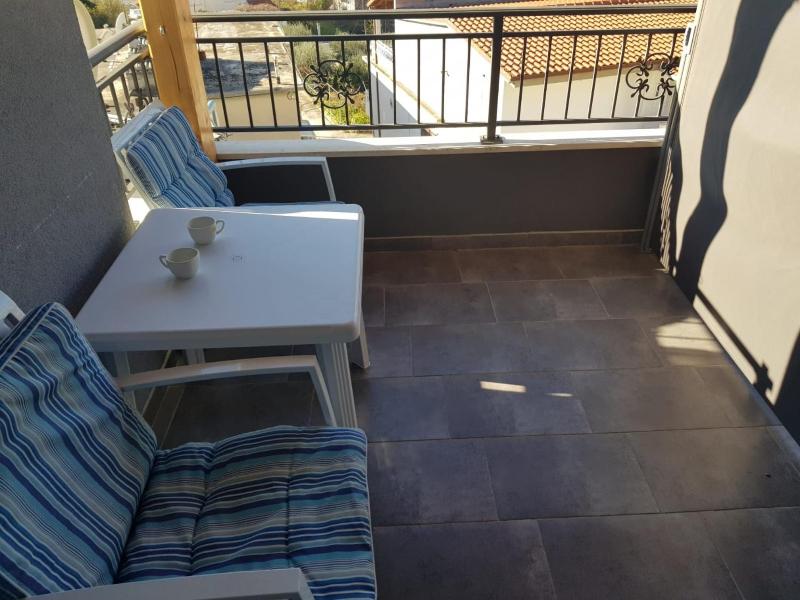 One-Bedroom Apartment with Terrace and Sea View image 3