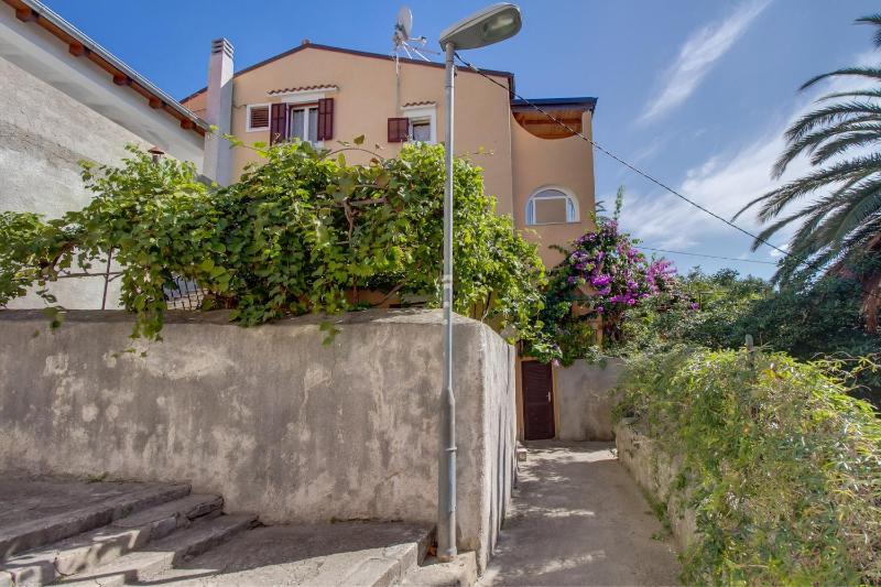 Apartments with a parking space Mali Losinj (Losinj) - 15050 - image 1