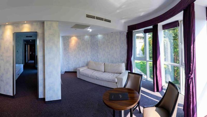 Superior Suite image 1