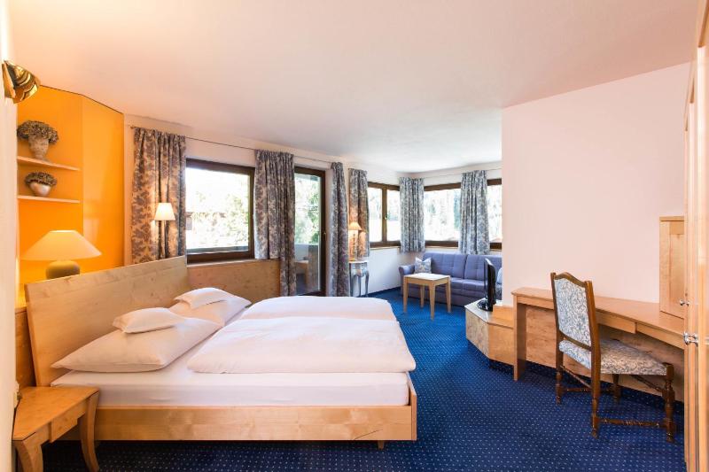 Superior Double Room image 3