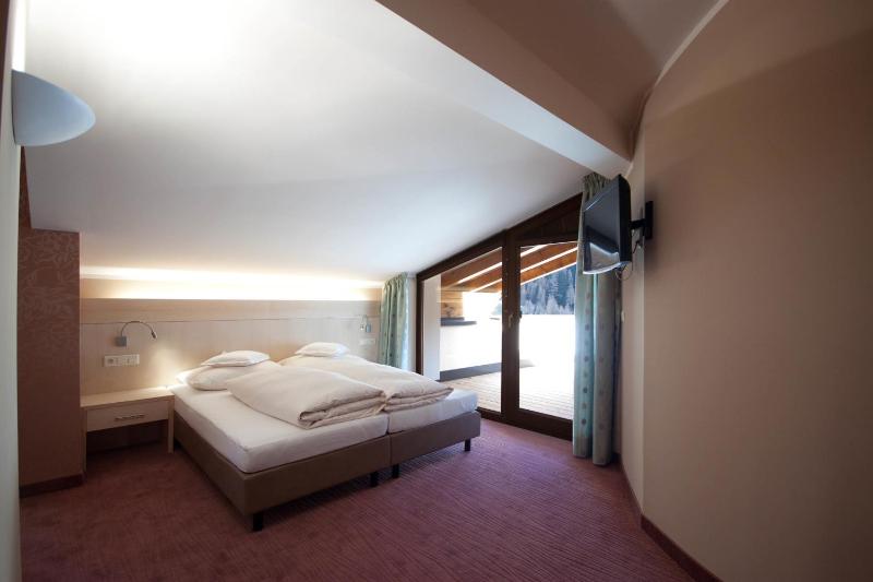 Superior Double Room image 2