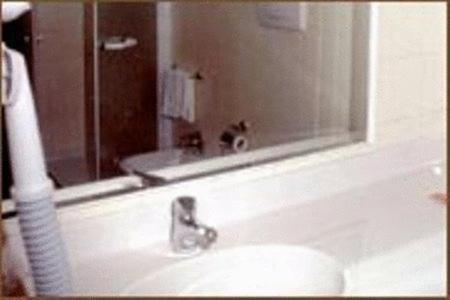 Double Room image 1