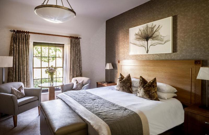 Classic Double or Twin Room image 4