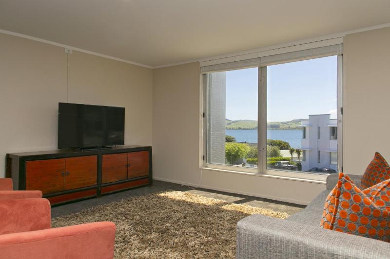 The Cove- On The Lake - image 17