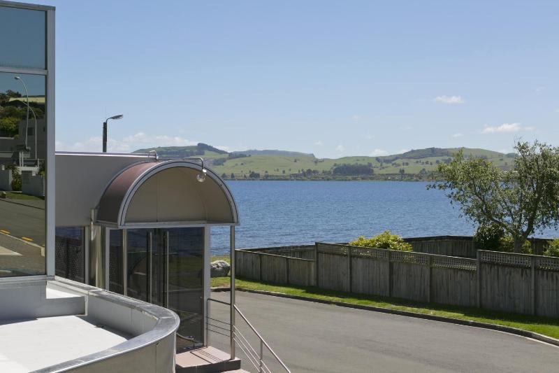 The Cove- On The Lake - image 31