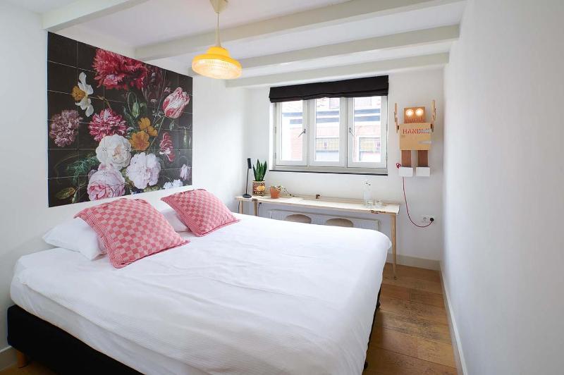 Double Room with Shared Toilet image 1