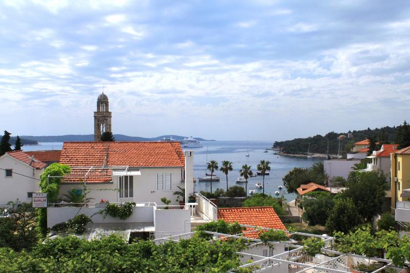 Double Room with Balcony and Sea View image 2