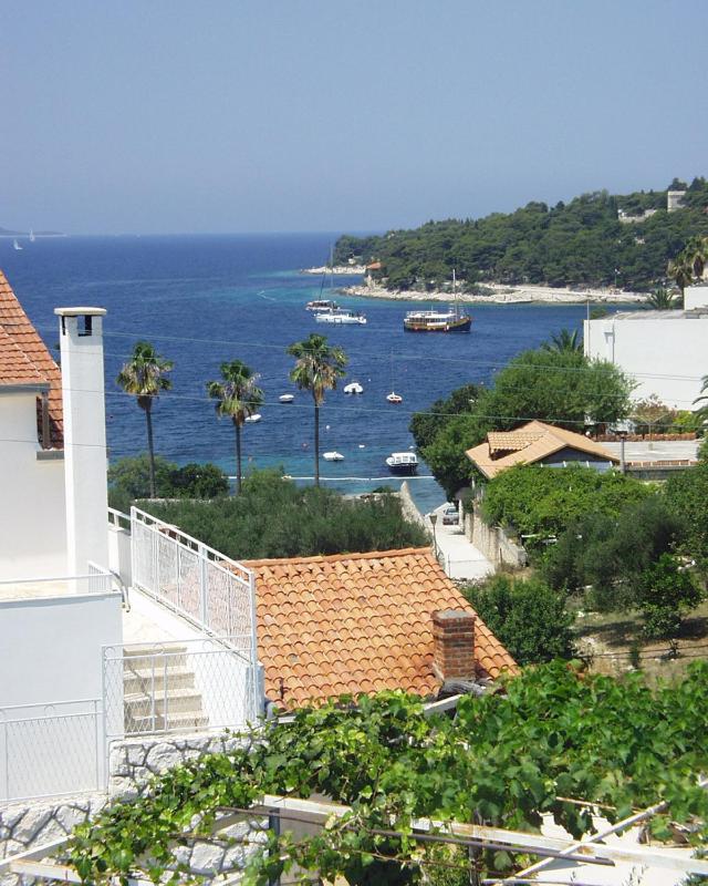 Triple Room with Balcony and Sea View image 3