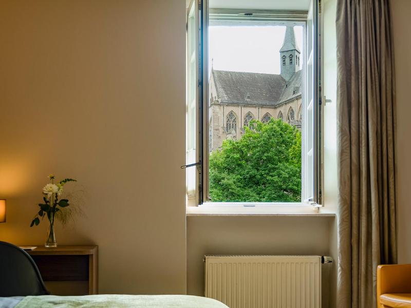 Double Room image 4