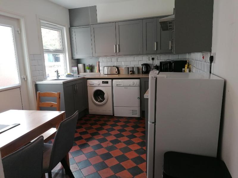 4 Bedroom House in Hoole Chester with Parking by Rework Accommodation - image 33