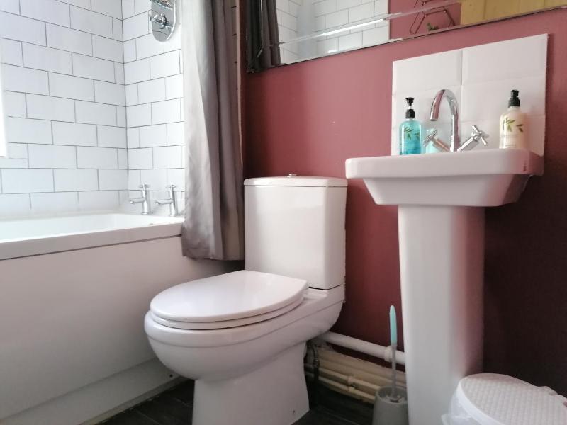 4 Bedroom House in Hoole Chester with Parking by Rework Accommodation - image 27