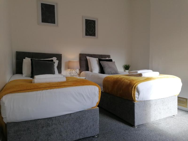 4 Bedroom House in Hoole Chester with Parking by Rework Accommodation - image 41
