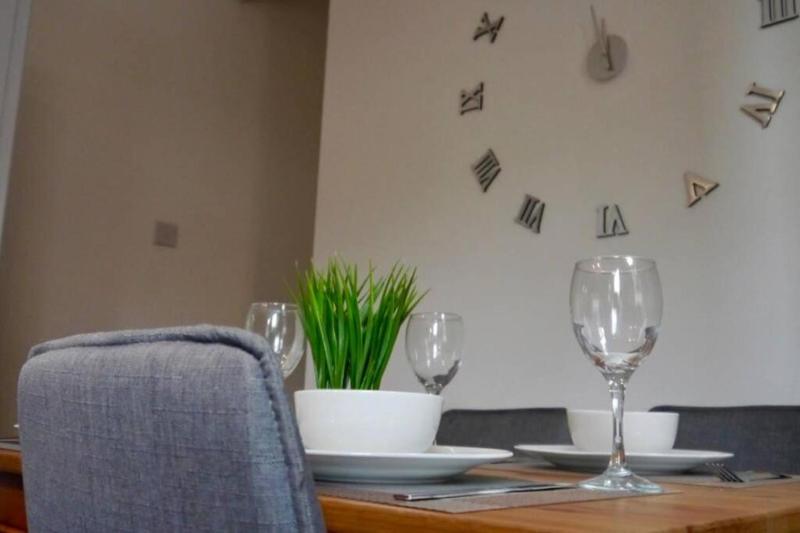 4 Bedroom House in Hoole Chester with Parking by Rework Accommodation - image 45