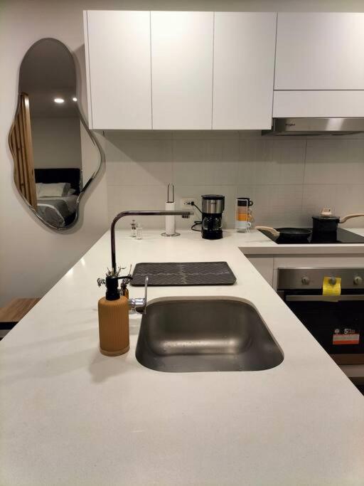 Modern apartment in new building. - image 13