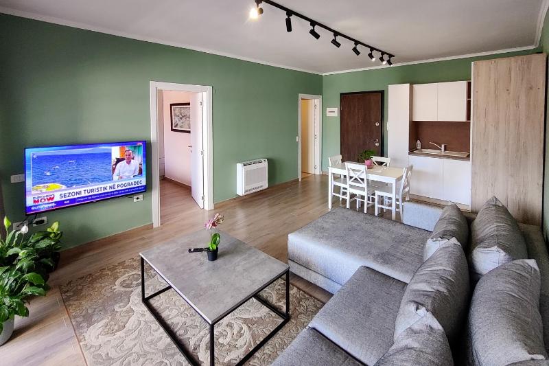 Flower apartment free private parking - image 8