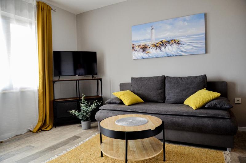 Two-Bedroom Apartment with Terrace and Sea View image 1