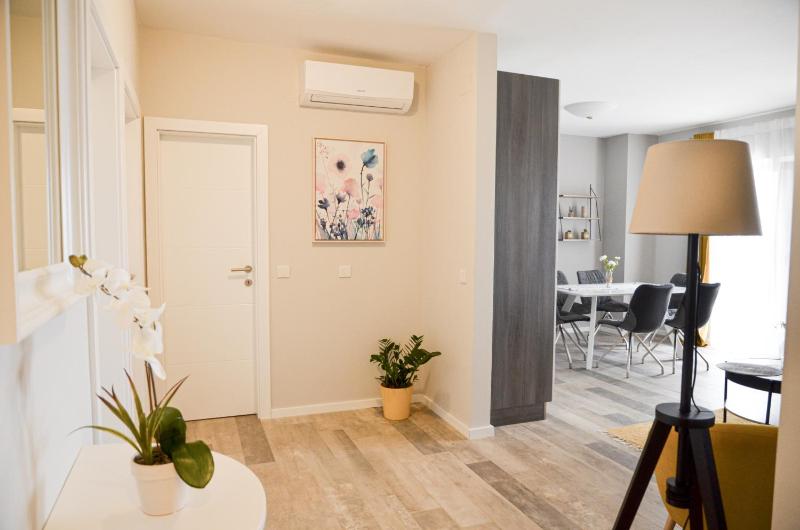 Two-Bedroom Apartment with Terrace and Sea View image 2
