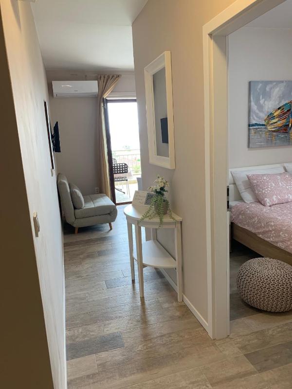 Two-Bedroom Apartment with Terrace and Sea View image 2