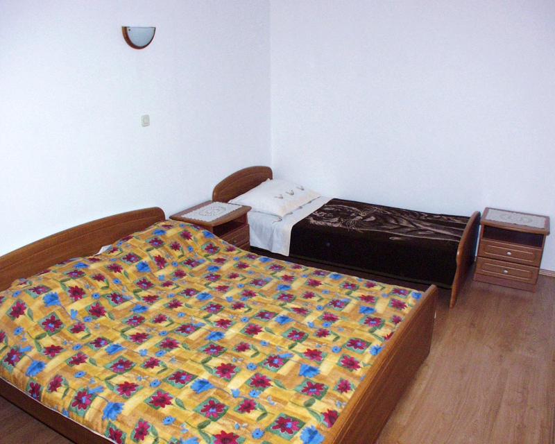 One-Bedroom Apartment with Terrace and Sea View image 4