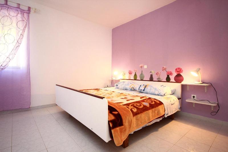 One-Bedroom Apartment with Terrace and Sea View image 1