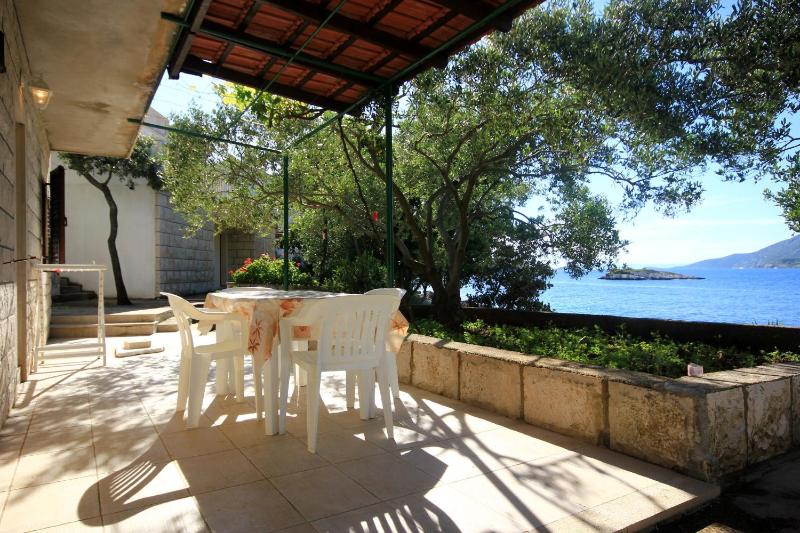 Two-Bedroom Apartment with Terrace and Sea View image 4