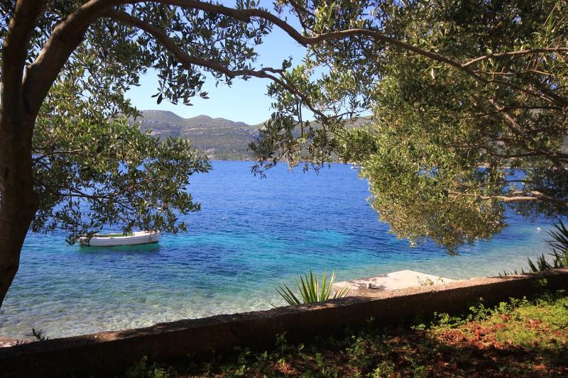 Two-Bedroom Apartment with Terrace and Sea View image 3