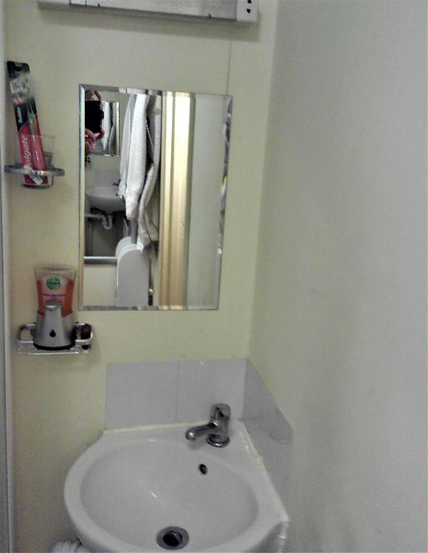 One-Bedroom Apartment image 2