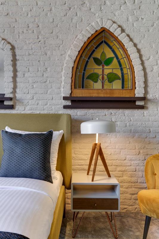 Double or Twin Room with Canal View image 2
