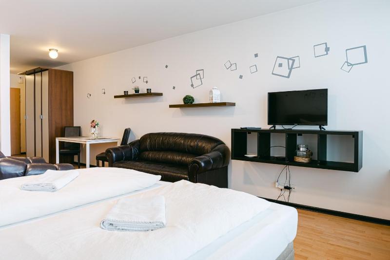 Flora Cozy Apartment by CHORS - image 11