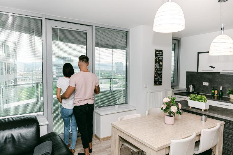 Apartment with Mountain View image 3