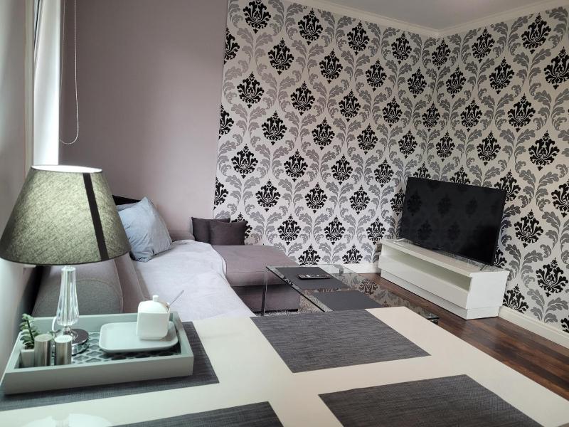 King Room image 3