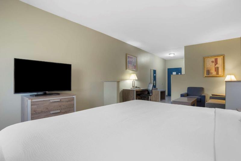 King Room - Non-Smoking image 4
