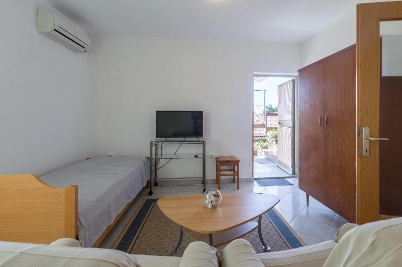 One-Bedroom Apartment with Terrace image 4