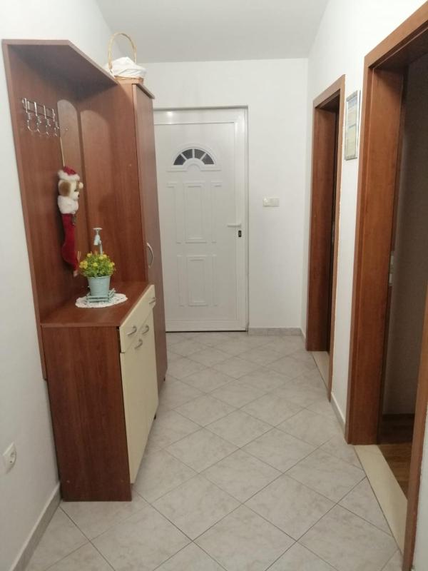 Three-Bedroom Apartment with Terrace and Sea View image 2