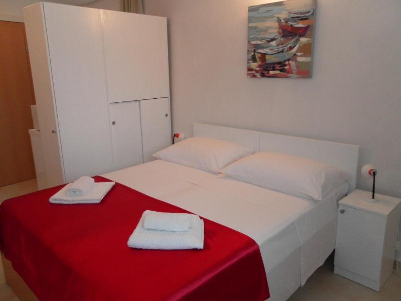 Studio with Terrace image 1