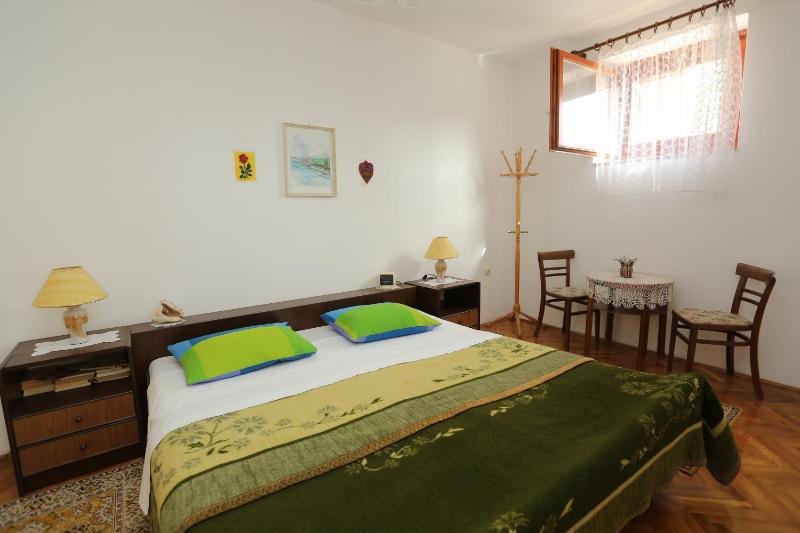 Apartments with parking space Splitska Brac - 15197 - image 31