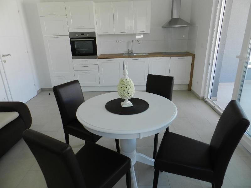 Apartments with parking space Baska Voda Makarska - 15214 - image 6